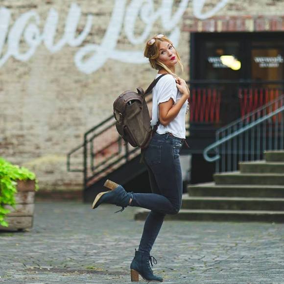 Meet your Posher, Kim - Picture 1 of 1